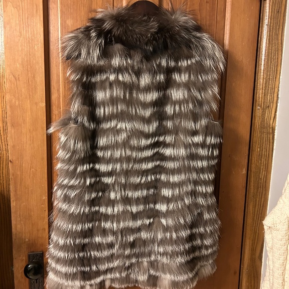 Luxury Blue Duck Silver Fox Vest - Picture 5 of 6